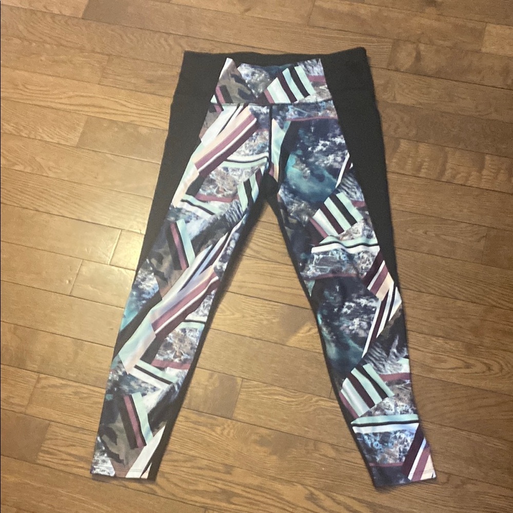 Women’s Multicolor Patterned Leggings size Large